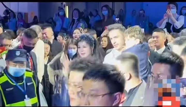 虞美人曬舊照,力證自己顏值不錯,但仍然無法挽回巨大商業損失