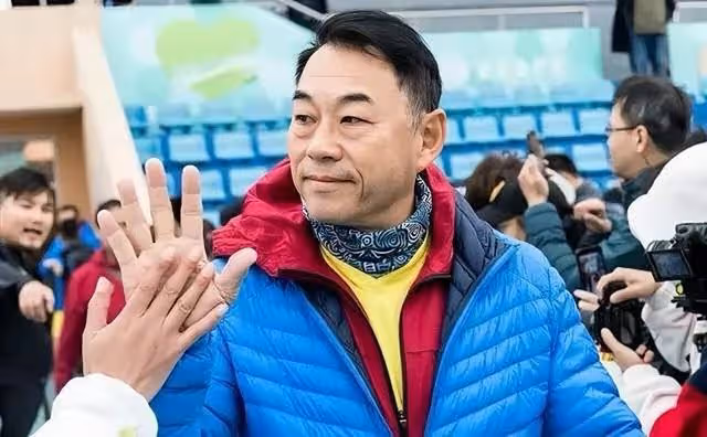 TVB前知名男星變滄桑!賣保險年薪百萬,婚內出軌下屬獲妻子原諒