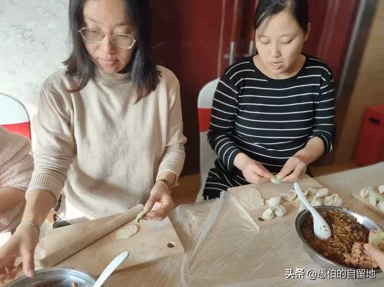 我剛買房,小姑子就要在裡面坐月子,她提的要求,讓我無法承受!