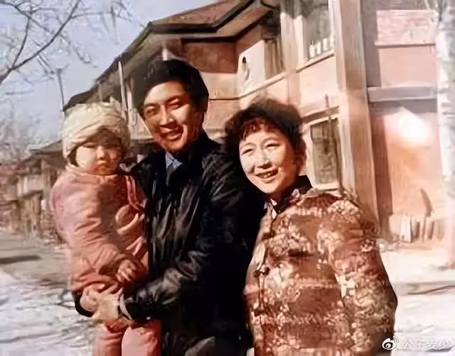 拋妻棄子,逼原配自盡,成名後甩了原配的3位男星,一個比一個狠