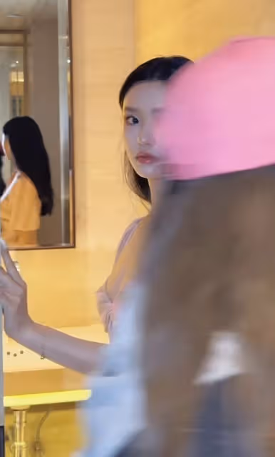 星女郎林允曬變妝視頻,素顏出鏡遭群嘲,被調侃比普通人還不如