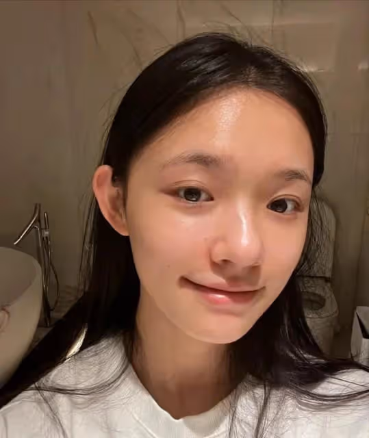 星女郎林允曬變妝視頻,素顏出鏡遭群嘲,被調侃比普通人還不如