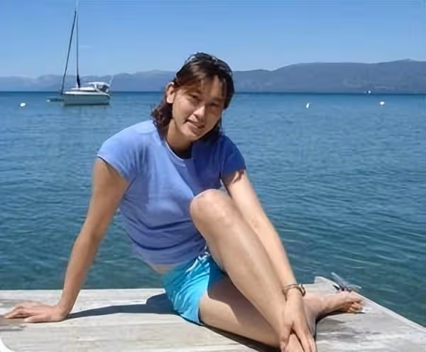 曾與王治郅傳緋聞的隋菲菲：坐擁上校軍銜身高傲人，43歲仍單身