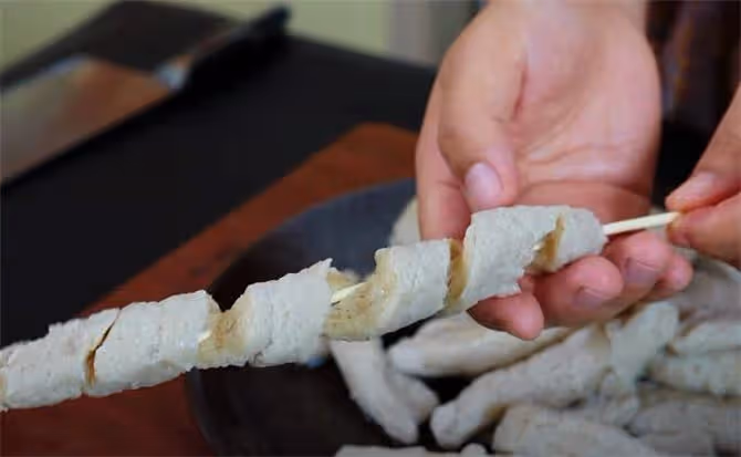 自製夜市烤麵筋：從麵筋到燒烤醬，做法簡單實用，麻辣勁道又入味