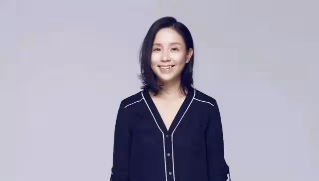 改變肖戰命運的兩個女人，一個讓他獲粉百萬，一個卻讓他官司纏身