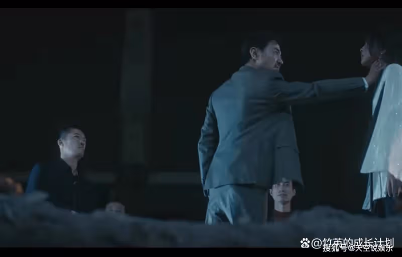 《他是誰》衛國平的那個噩夢，早已暗示聶小雨葬江的結局，太悲哀
