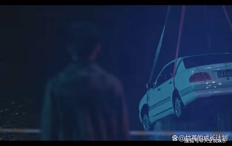 《他是誰》衛國平的那個噩夢，早已暗示聶小雨葬江的結局，太悲哀