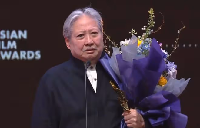 洪金寶一家罕同框，高麗虹懷抱繼孫子笑容慈祥，57歲無兒女仍幸福
