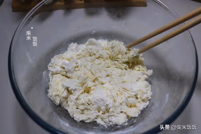 晚上揉面早上做，每人一碗，早餐吃得好滿足