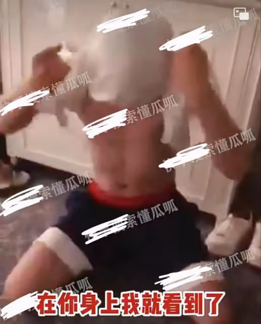 鄭爽前男友張恆曾出軌時被抓，跪地求饒薅頭髮撕衣服，疑精神失常