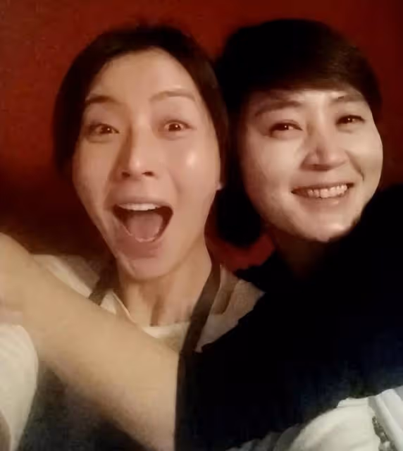 宋允兒和金惠秀戶外踏春聚餐，孫藝珍帶娃不能和姐妹相聚