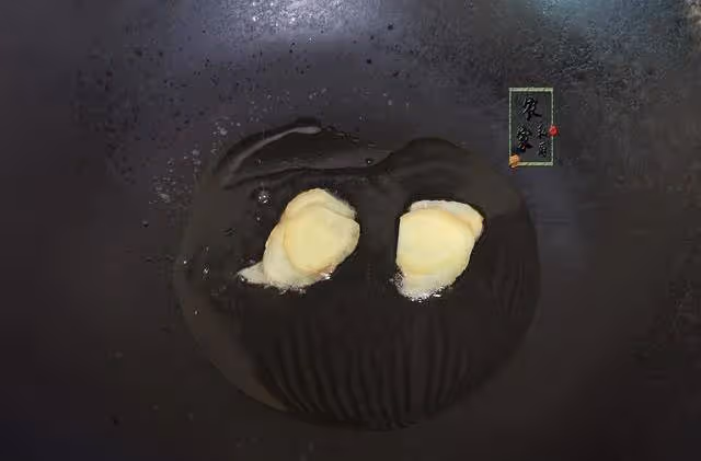 秋冬季，女人要多喝這道湯，加點菠菜簡單一煮特別鮮，營養又補血