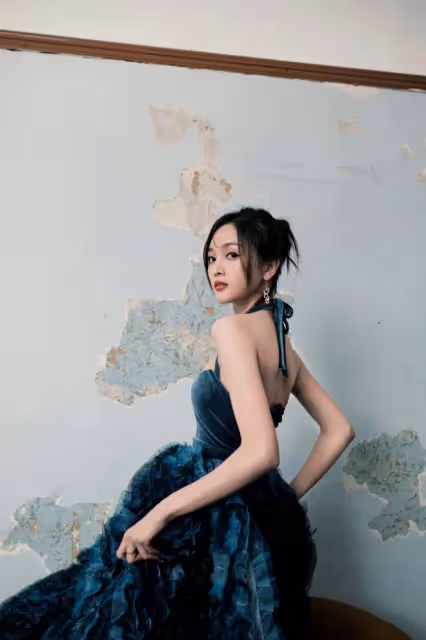 微博之夜女星造型：宋軼田曦薇驚艷，白鹿禮服丑，虞書欣髮型拉垮
