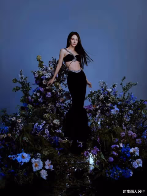 半個娛樂圈齊聚上海！金晨露臍人魚造型封神，比佟麗婭張雨綺還美