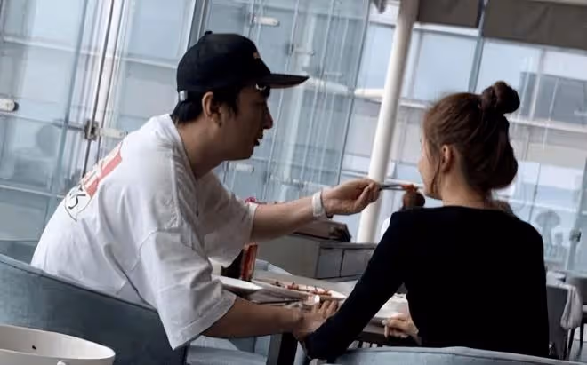 王思聰：又一前女友生子，奉子成婚當闊太，他依舊在網紅圈裡打轉