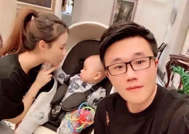 王思聰：又一前女友生子，奉子成婚當闊太，他依舊在網紅圈裡打轉