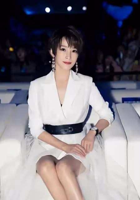 吳京背後的女人 謝楠不僅是知名主持人 也是眼光獨到的投資人