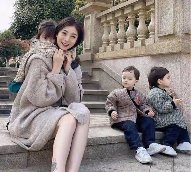 「買精生子」李雪珂：30歲網紅模特買精生下三胞胎，如今現狀如何