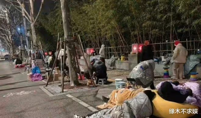 微博之夜直播中斷原因曝光!主辦方緊急撤熱搜,多位明星發聲被罵!