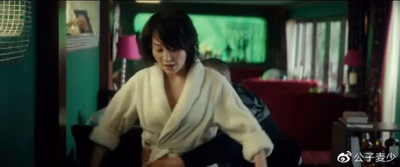 許晴的臀、殷桃的唇、李小冉的胸,這3位中年女星誰能頂得住?