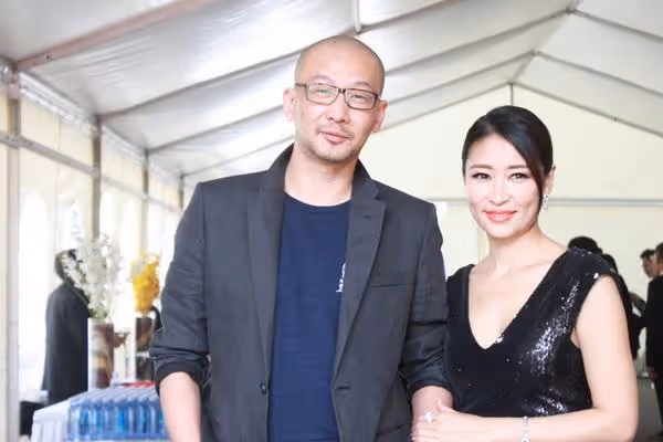 丁昱彤威脅梁靜官宣離婚，曝曾被梁靜送進精神病院，管虎坐視不管
