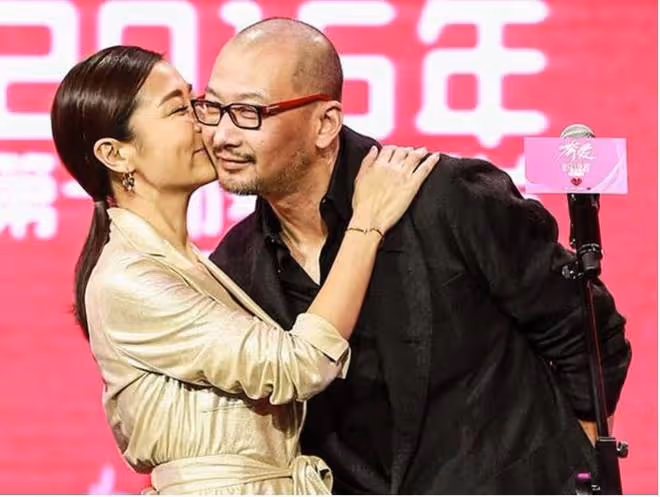 丁昱彤威脅梁靜官宣離婚，曝曾被梁靜送進精神病院，管虎坐視不管