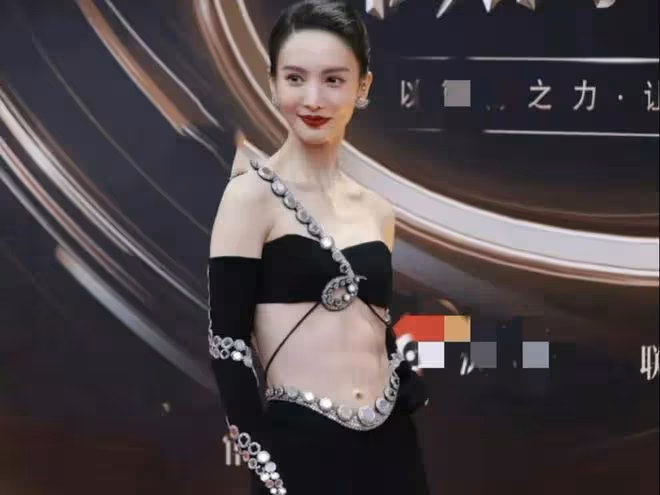 微博之夜紅毯尷尬多：張婧儀顯壯，黃奕太怪，還有多人險「走光」