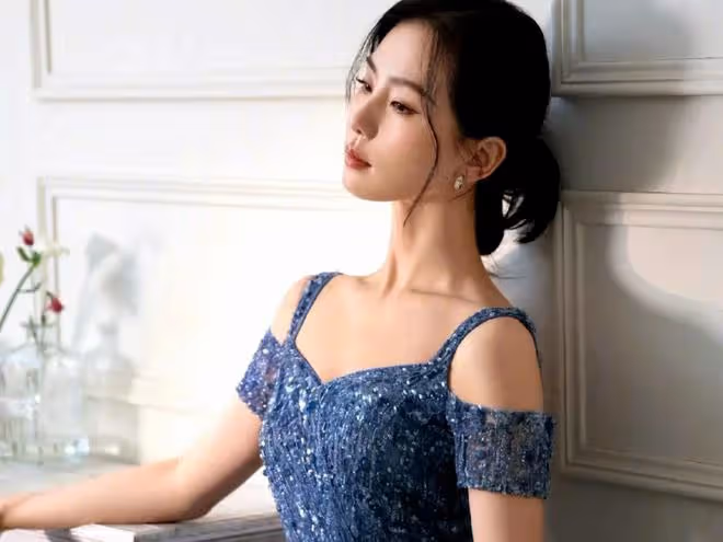 微博之夜紅毯尷尬多：張婧儀顯壯，黃奕太怪，還有多人險「走光」