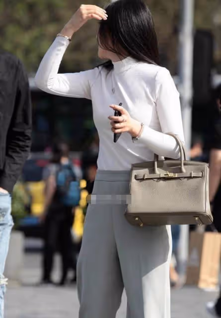 少婦的OL風穿搭，演繹都市女性的優雅