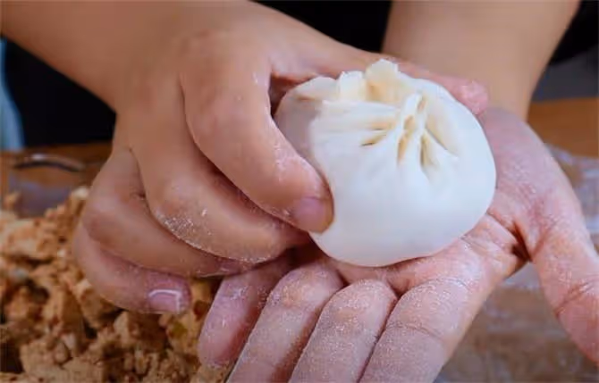 蒸包子這樣做更簡單，2個訣竅，不塌陷不回縮，咸香麻辣真過癮