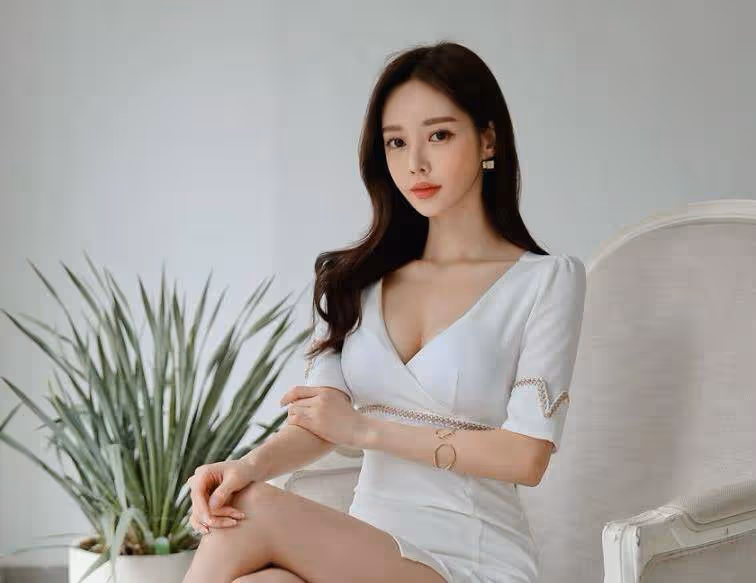 知性高腰，鑲金純白連衣裙，清純小姐姐，突顯精美秀氣