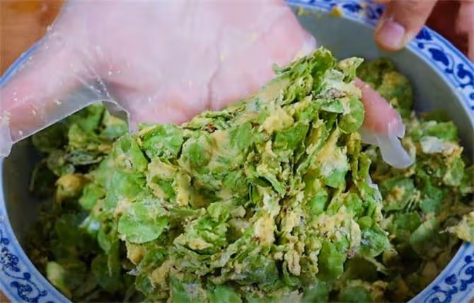 春天不要錯過這野菜，蒸鍋窩頭有營養，不發麵不餳面，鬆軟不發硬