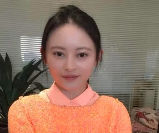 她是陳紅的侄女，出演《父母愛情》不被喜歡，長相平平卻屢演大片
