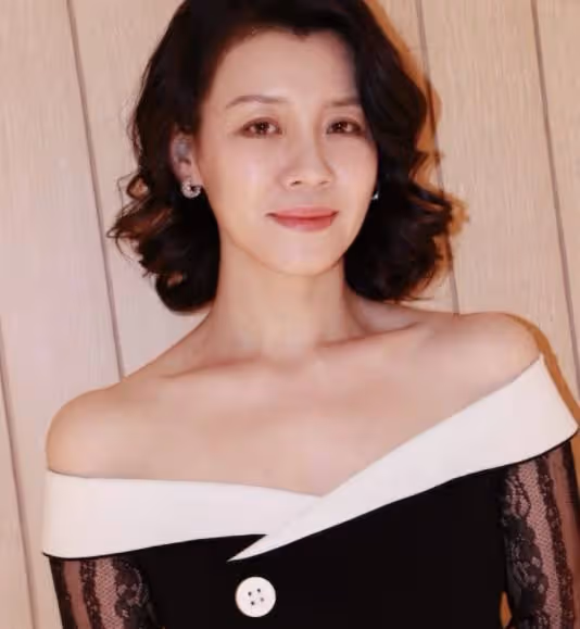 出演《父母愛情》走紅的她們：一個成豪門富太，一個慘遭前夫拋棄