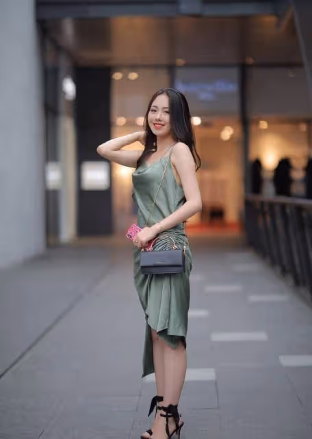 氣質女生穿時尚裙裝，雅致又高級，輕鬆展現溫柔知性美