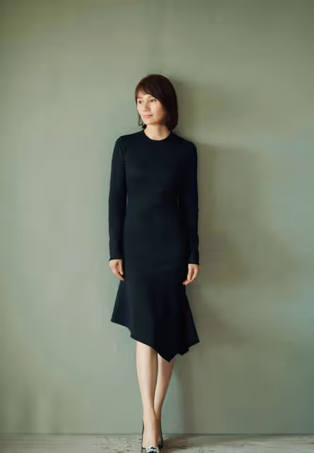 中年女人如何避免大媽感？學陳數、袁泉這樣穿，優雅知性又減齡