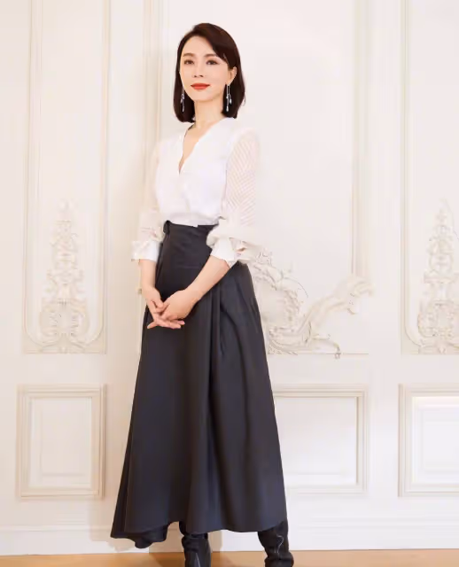 中年女人如何避免大媽感？學陳數、袁泉這樣穿，優雅知性又減齡
