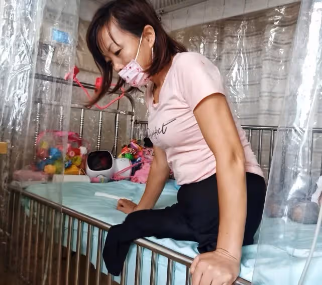 我因車禍失去一條腿!男友「不離不棄」堅持娶我 新婚夜聽到「婆婆和老公的對話」讓我生不如死