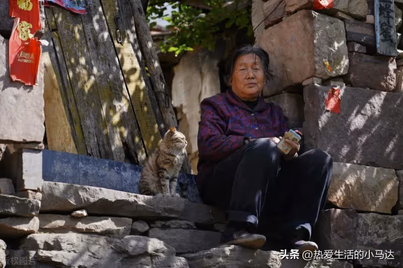 想和兒子住!我65歲「存款310萬」兩個兒子事業有成 可晚年卻活得不幸福!