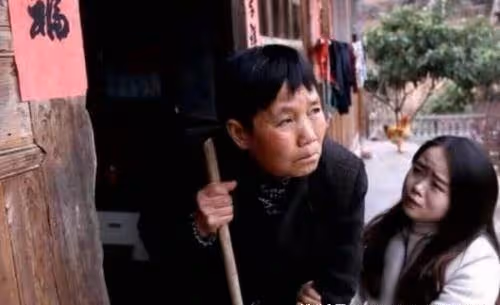 為救母親我嫁給殘障老公 ,懷孕後他卻夜不歸宿,得知原因,我淚如雨下!