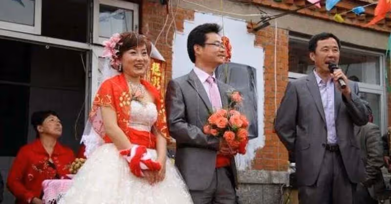 我娶了個啞巴被全村人嘲笑，老婆給我一封信，我一夜之間變富翁！