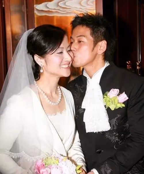 身價50億駙馬爺!男星「甘當27年綠葉」最謝豪門妻不離棄 婚後低調「夫妻專買打折商品」五口平淡生活