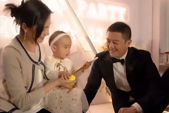 李亞鵬有多偏心？供王菲女兒上國外貴族學校，給海哈女兒少花錢