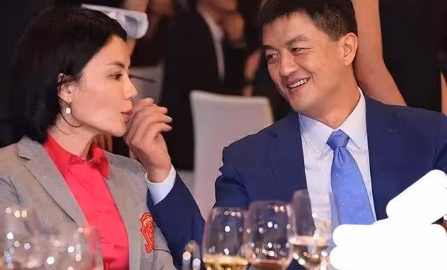 李亞鵬有多偏心?供王菲女兒上國外貴族學校,給海哈女兒少花錢