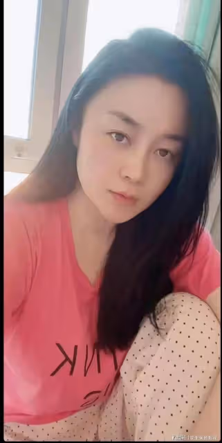 關婷娜:發視頻表示這輩子只會為一個人穿上婚紗,網友:太可惜了