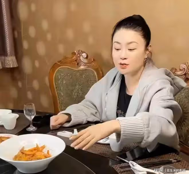 關婷娜:發視頻表示這輩子只會為一個人穿上婚紗,網友:太可惜了