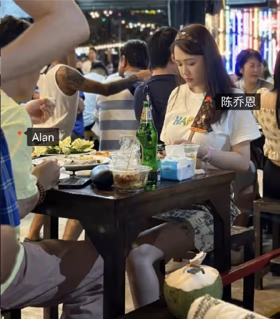 43歲陳喬恩攜丈夫在澳門聚餐，趴在Alan肩頭賣萌，此前錄節目被偶遇