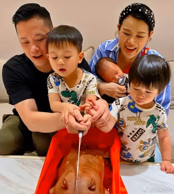 嫁青年才俊，生三個兒子，老公帥氣多金寵她如命，胡杏兒命真好！