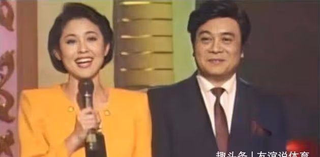 91年電視舞台，倪萍念賀詞驚一身冷汗，至今「騙過」觀眾幾十年