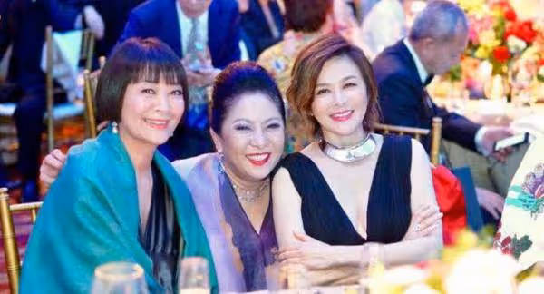 向太：我們跟這麼多人都好，怎麼就遇到周星馳和小林青霞兩個白眼狼